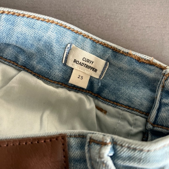 NWT Curvy Roadtripper Authentic Jeans in Cadwell Wash MD665 Size 25 - Picture 14 of 16